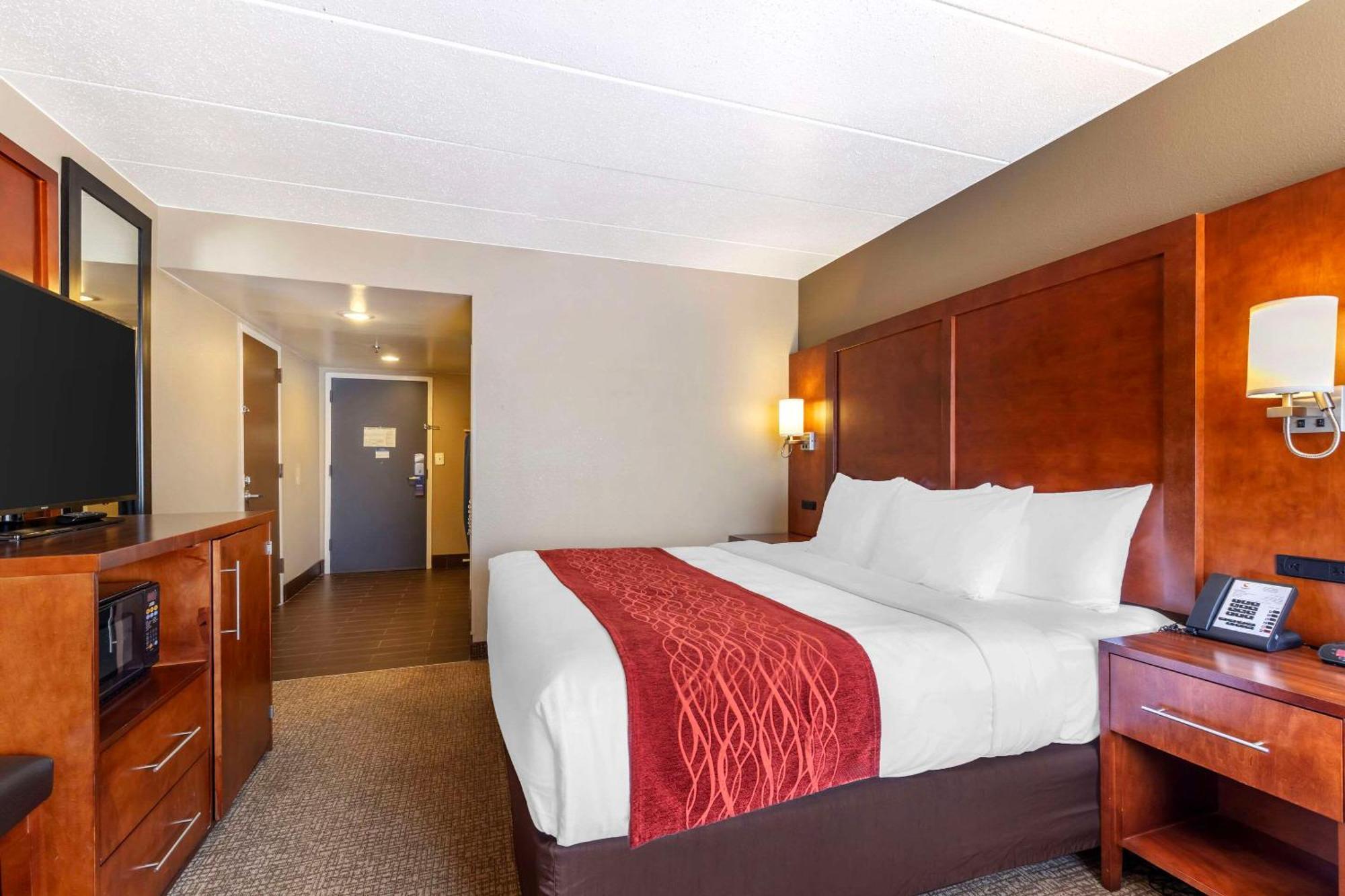 Comfort Inn & Suites Aberdeen Exterior photo